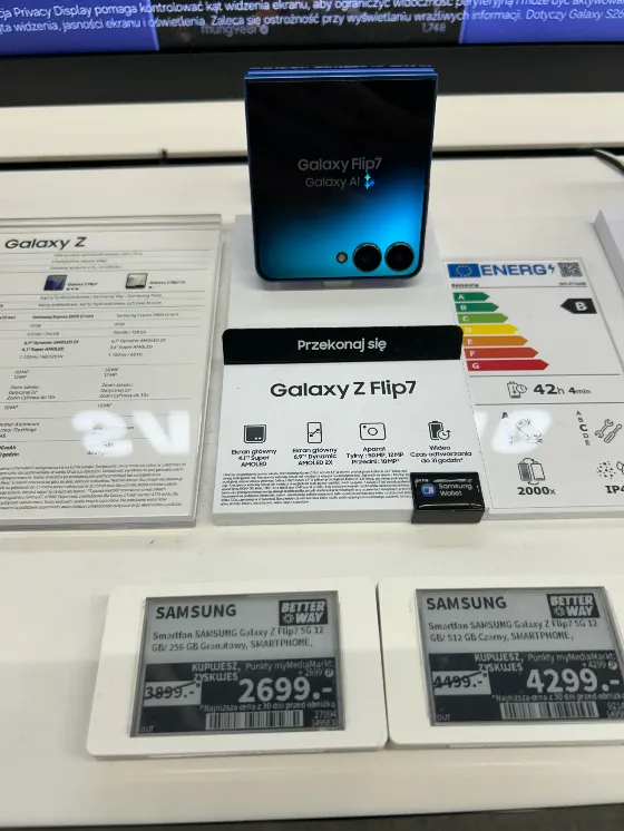Samsung Galaxy Z Flip 7 со скидкой 25% — сейчас 2 699 zł в MediaMarkt