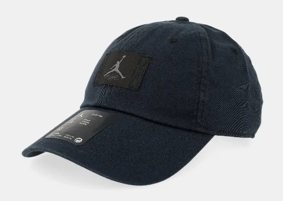 Get the Jordan Cap in Black for 62 zł — 50% Off