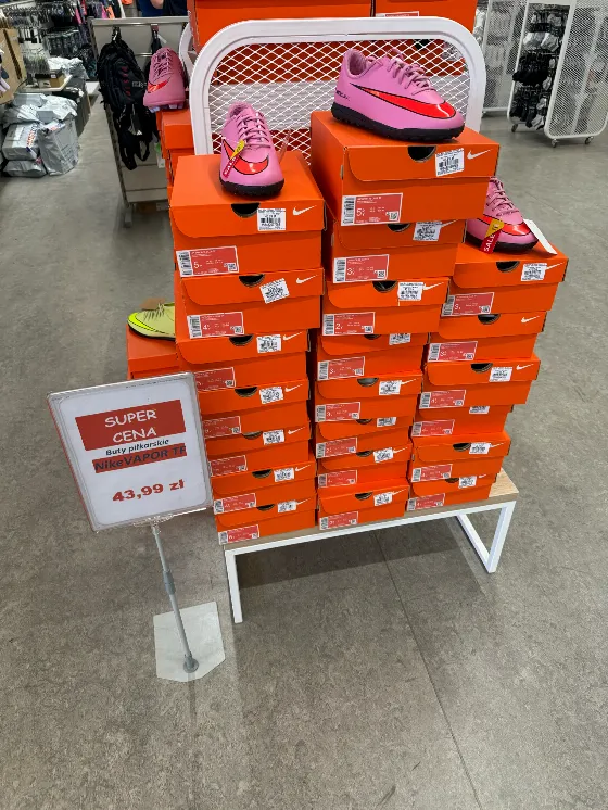 Nike Vapour TF 16 Club JR Football Shoes for 43.99 zł at Intersport